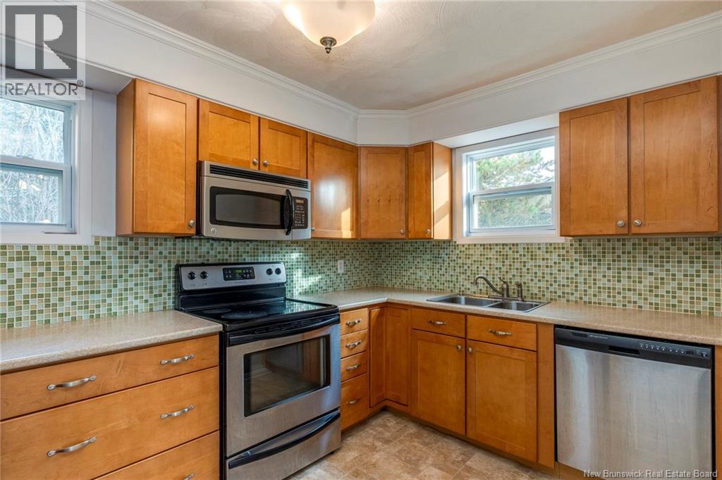 21 Garfield, Moncton, New Brunswick E1C 3Y4 - Photo 11 - NB129055