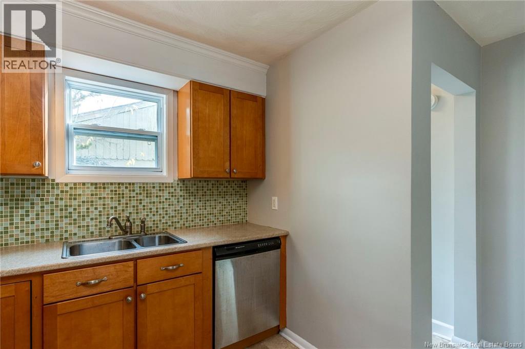 21 Garfield, Moncton, New Brunswick E1C 3Y4 - Photo 9 - NB129055