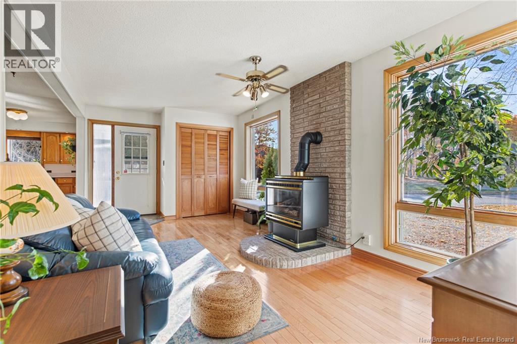 27 Grasse Circle, Fredericton, New Brunswick E3A 7S8 - Photo 17 - NB129106