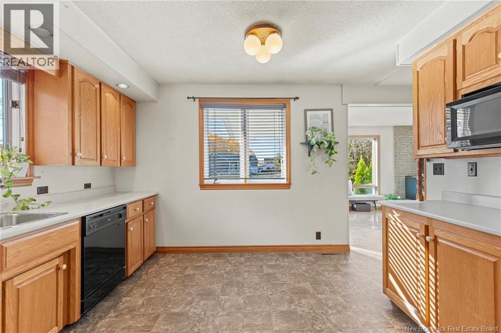 27 Grasse Circle, Fredericton, New Brunswick E3A 7S8 - Photo 21 - NB129106