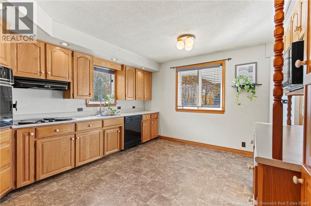 27 Grasse Circle, Fredericton, New Brunswick E3A 7S8 - Photo 6 - NB129106