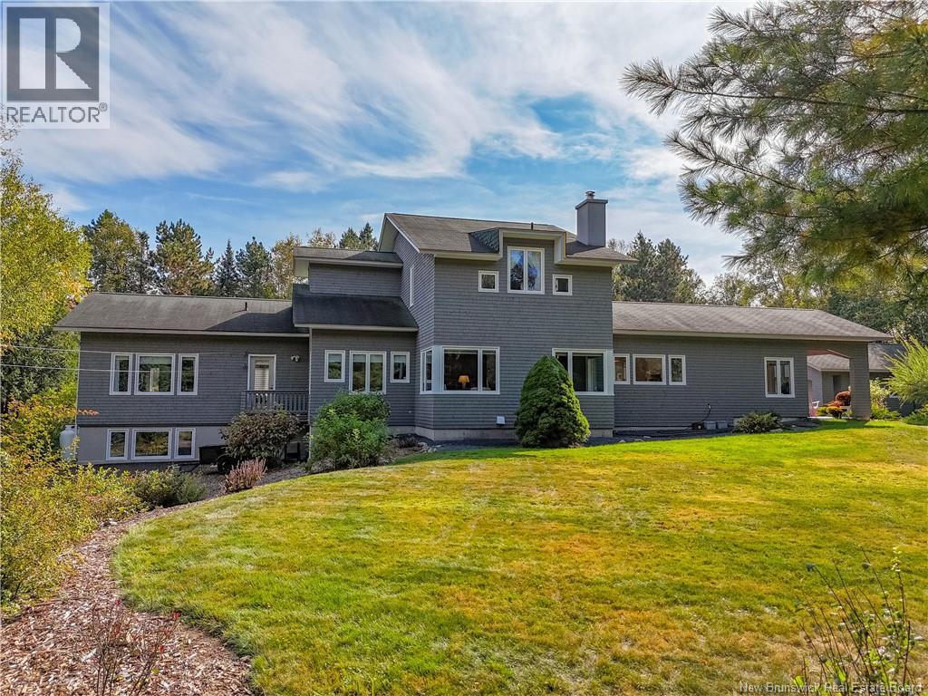 4 Bohnsack Street, Island View, New Brunswick  E3E 1A3 - Photo 2 - NB127324