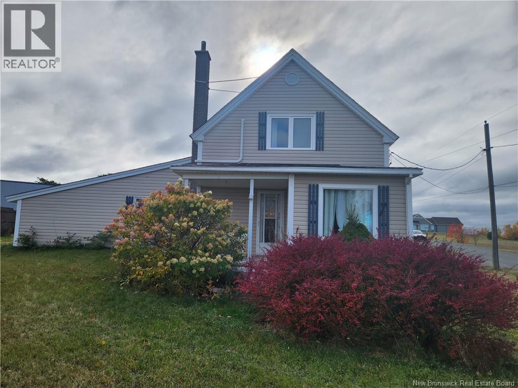 10 Gionet, Caraquet, New Brunswick  E1W 1A3 - Photo 2 - NB128700