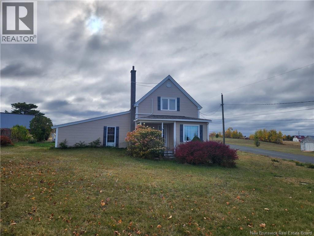 10 Gionet, Caraquet, New Brunswick  E1W 1A3 - Photo 3 - NB128700