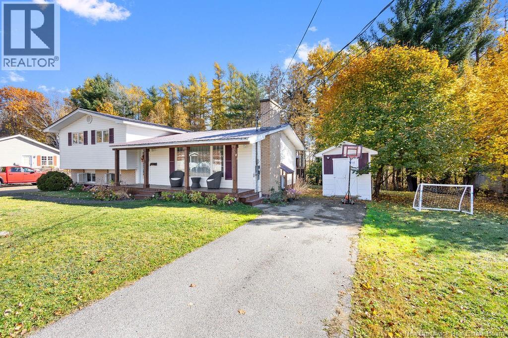 12 Springvale Avenue, Chatham, New Brunswick  E1N 1Z6 - Photo 2 - NB128750