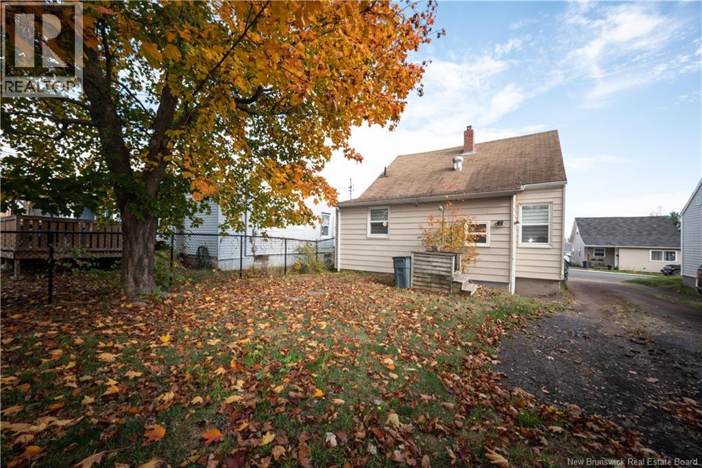 29 Copp Street, Dieppe, New Brunswick  E1A 2G9 - Photo 2 - NB128922