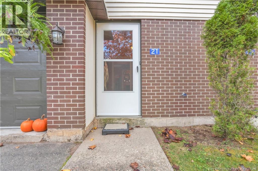 21 Hillsview Crescent, Rothesay, New Brunswick  E2E 3N5 - Photo 3 - NB129168