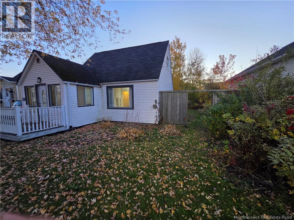 136 Shirley Avenue, Moncton, New Brunswick  E1C 6N7 - Photo 2 - NB129188