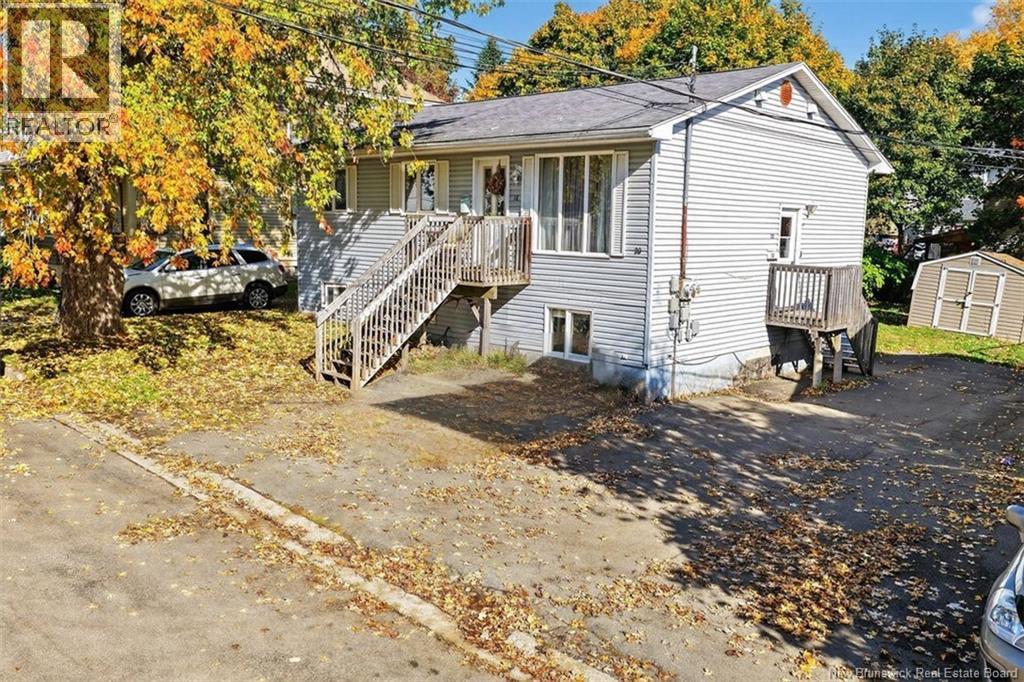 18-20 Gloucester, Moncton, New Brunswick  E1A 4E6 - Photo 2 - NB129075