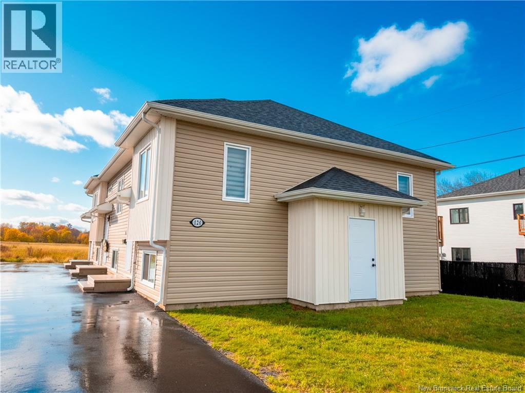 420 Neill Street, Fredericton, New Brunswick  E3A 5T7 - Photo 2 - NB129206