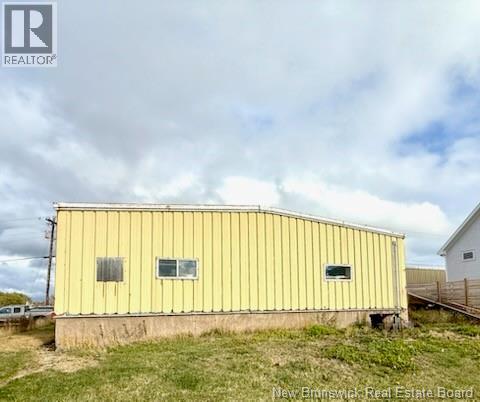 86 Rue Principale, Lamèque, New Brunswick  E8T 1M8 - Photo 3 - NB129250
