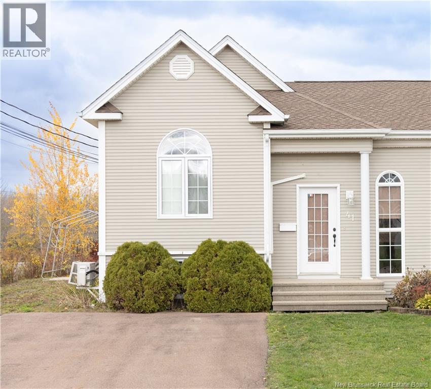 41 Merlot Crescent, Dieppe, New Brunswick E1A 7W4 - Photo 2 - NB129295