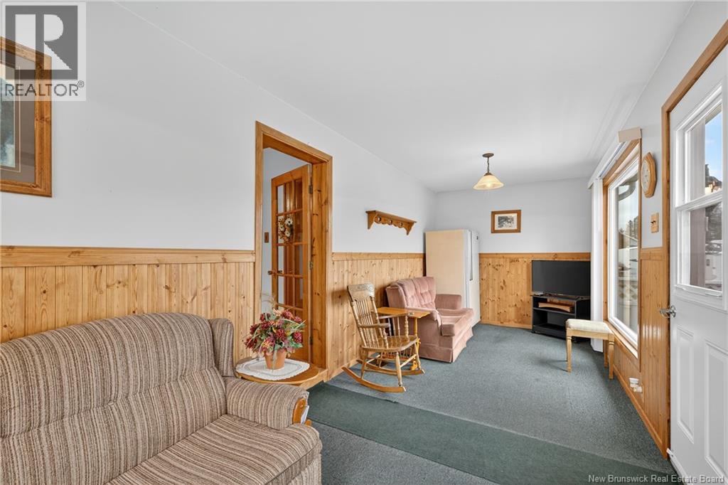 10 Basin Street, Bathurst, New Brunswick E2A 6N2 - Photo 3 - NB129256