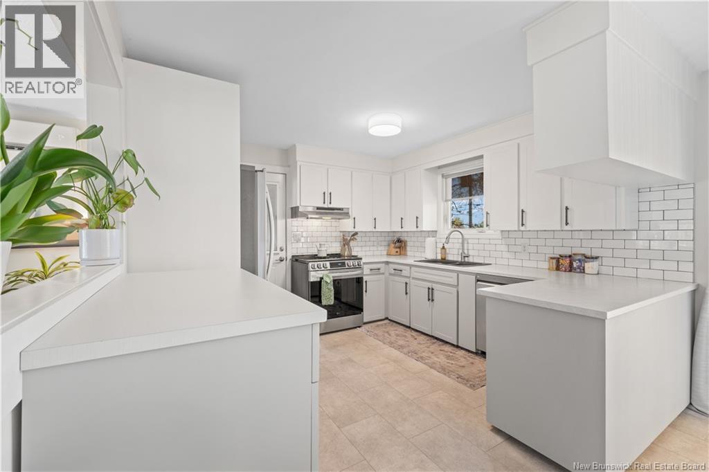 601 Charline Avenue, Dieppe, New Brunswick  E1A 1C7 - Photo 9 - NB129235