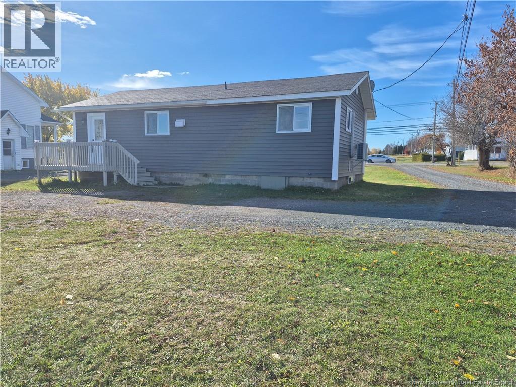 1043 Route 134, Petit-Rocher-Sud, New Brunswick  E8J 1B8 - Photo 2 - NB129273