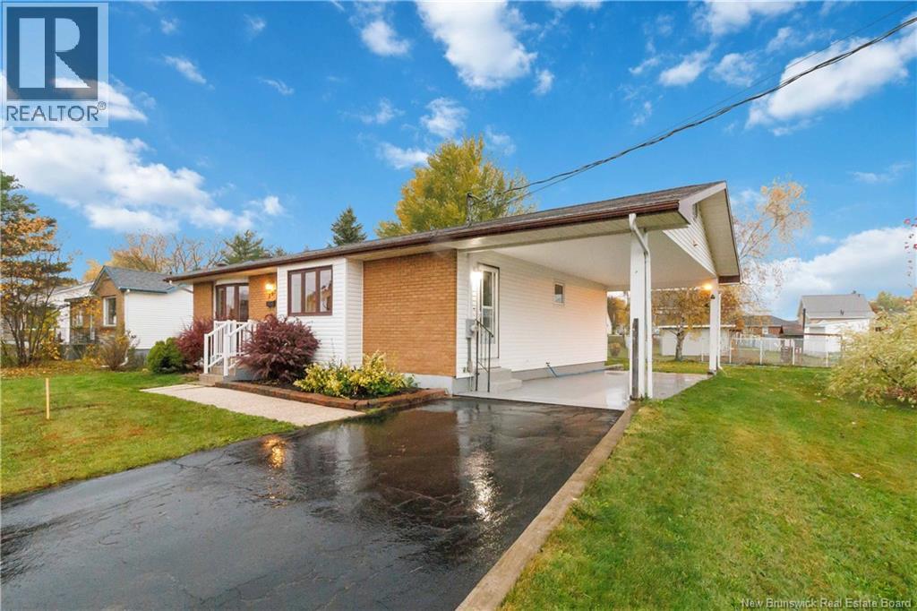 207 St Laurent Street, Dieppe, New Brunswick  E1A 1S2 - Photo 2 - NB128926