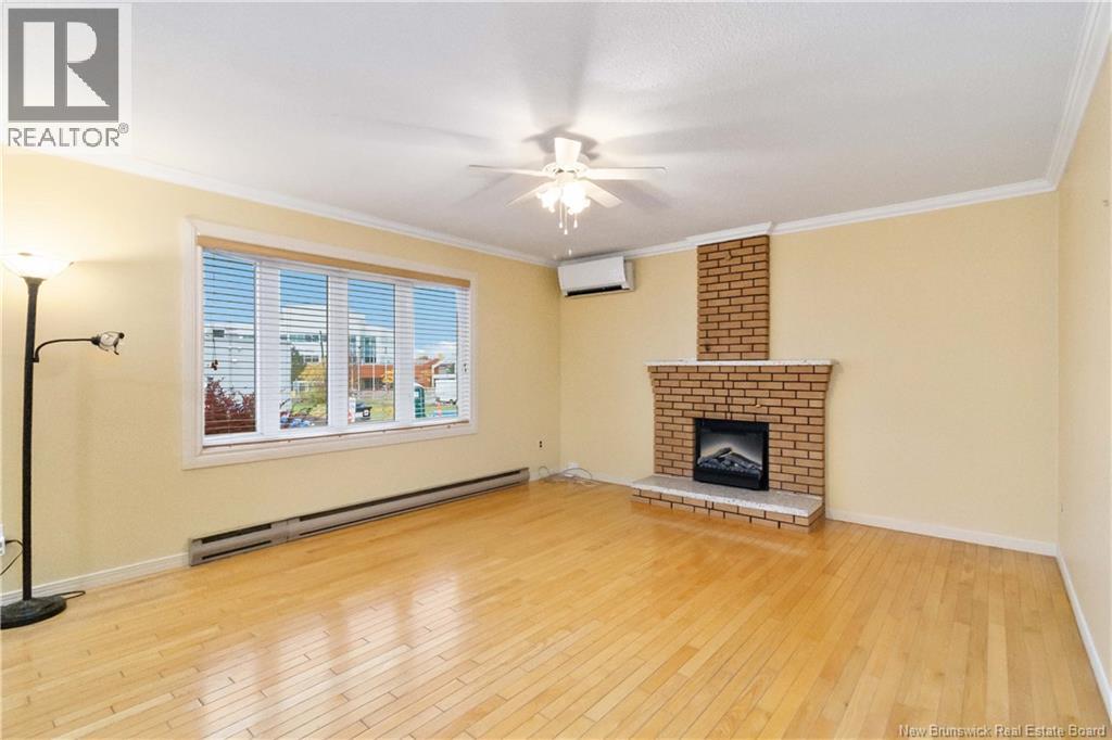 207 St Laurent Street, Dieppe, New Brunswick  E1A 1S2 - Photo 3 - NB128926