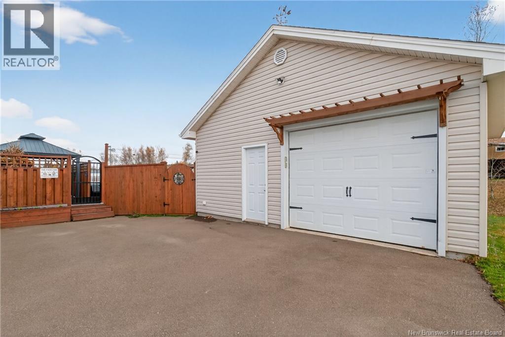 22 Restigouche, Dieppe, New Brunswick  E1A 7N1 - Photo 31 - NB129368