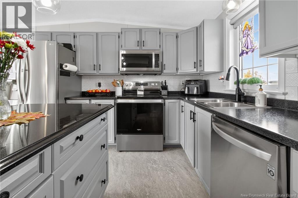 22 Restigouche, Dieppe, New Brunswick  E1A 7N1 - Photo 8 - NB129368