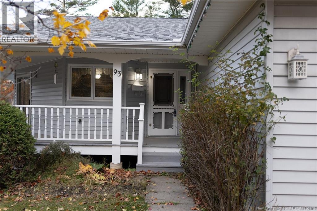 93 River Street, Fredericton, New Brunswick E3A 4L8 - Photo 3 - NB129428