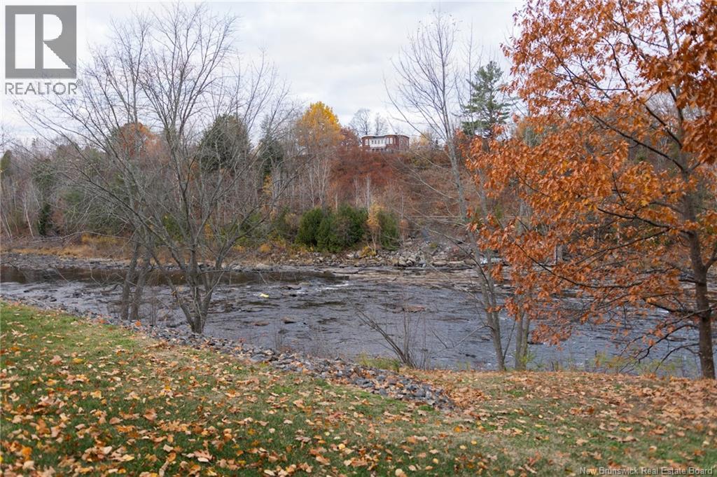 93 River Street, Fredericton, New Brunswick E3A 4L8 - Photo 9 - NB129428