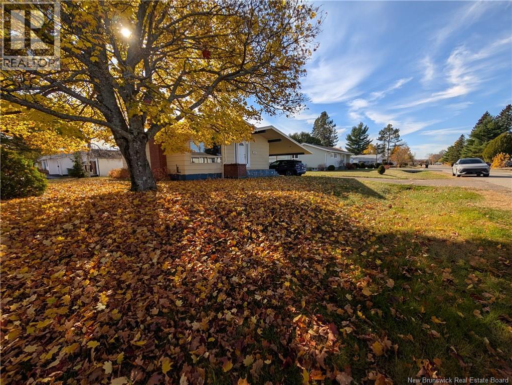 1105 Smith, Bathurst, New Brunswick  E2A 3V3 - Photo 4 - NB129414