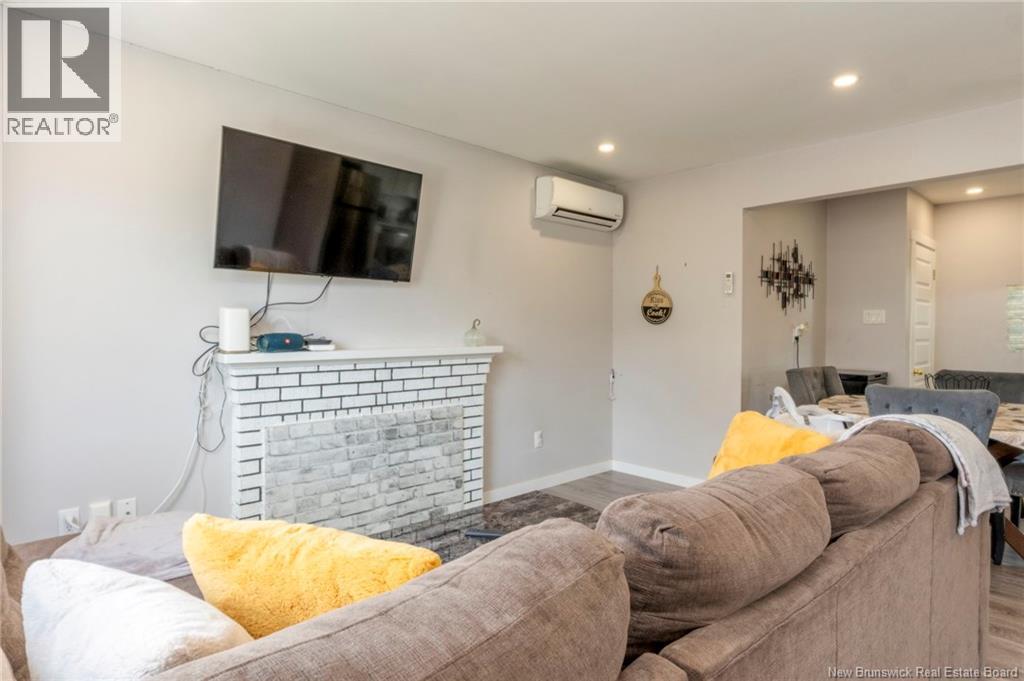 62 Waverley Avenue, Moncton, New Brunswick  E1C 7T7 - Photo 2 - NB129335