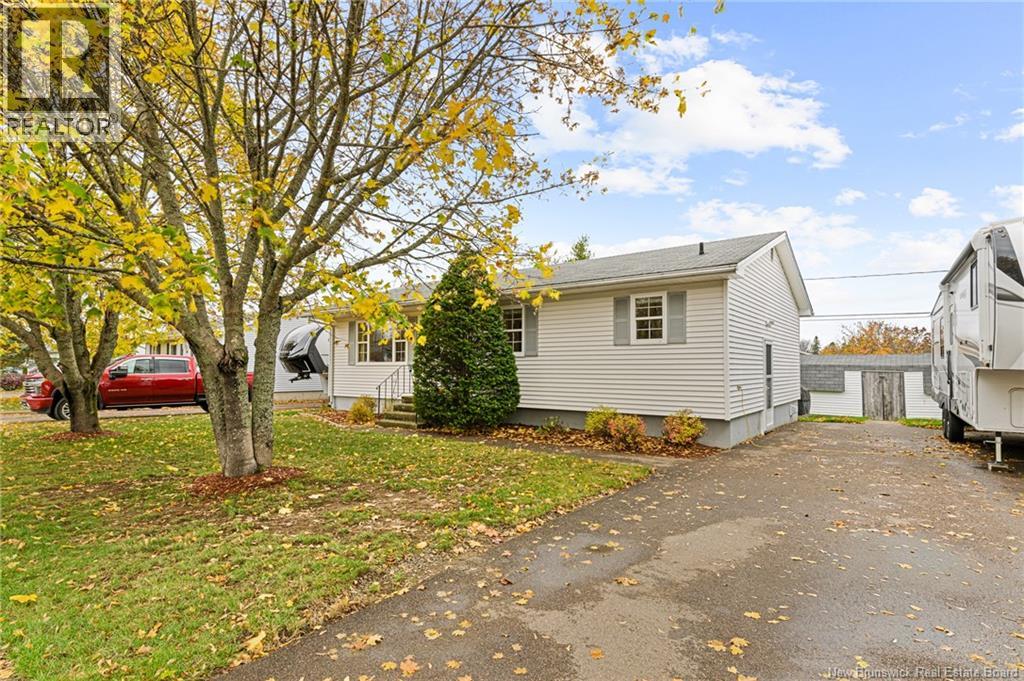 75 Notingham Drive, Moncton, New Brunswick  E1A 5J9 - Photo 2 - NB129362