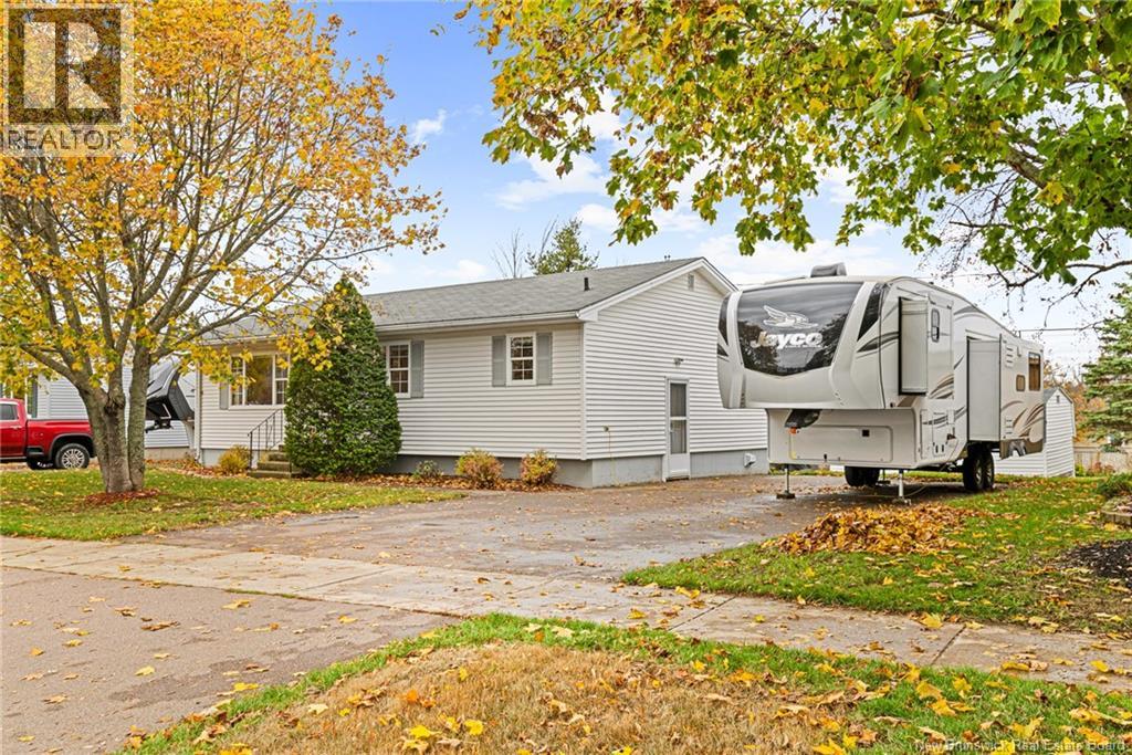 75 Notingham Drive, Moncton, New Brunswick  E1A 5J9 - Photo 3 - NB129362