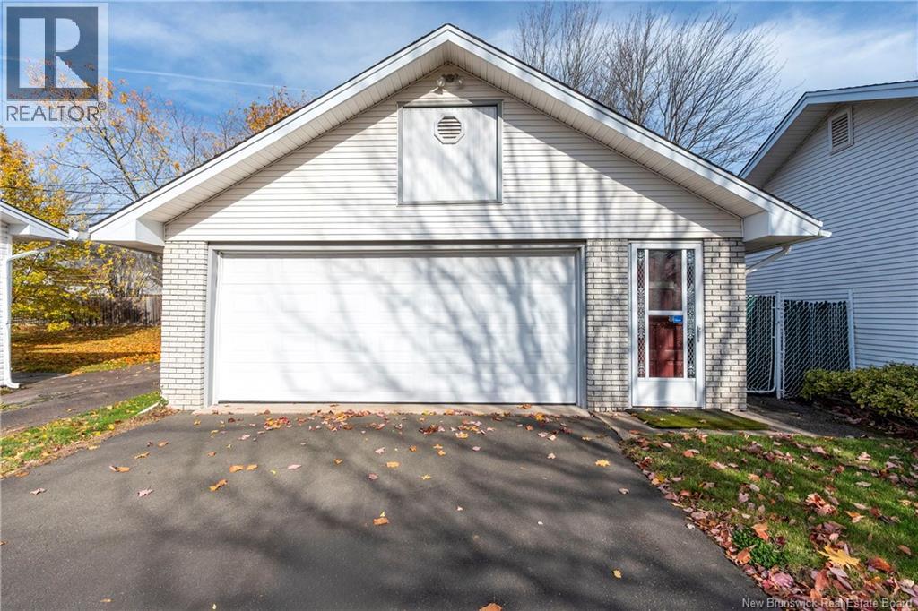 147 Hennessey Drive, Moncton, New Brunswick  E1A 5P2 - Photo 3 - NB129117