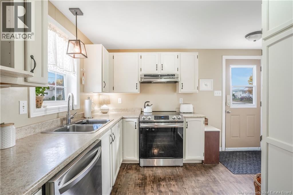235 Mcnight Street, Fredericton, New Brunswick  E3A 9R6 - Photo 12 - NB129470