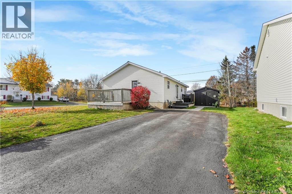 235 Mcnight Street, Fredericton, New Brunswick  E3A 9R6 - Photo 4 - NB129470