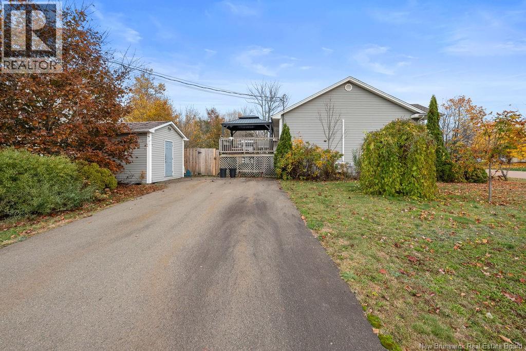 305 Manon Street, Dieppe, New Brunswick  E1A 7W9 - Photo 46 - NB129370