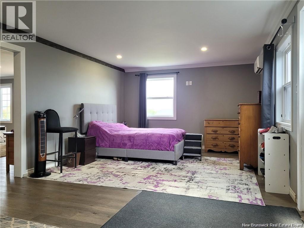 563 Rue Principale, Pointe-Verte, New Brunswick  E8J 3A2 - Photo 20 - NB129393