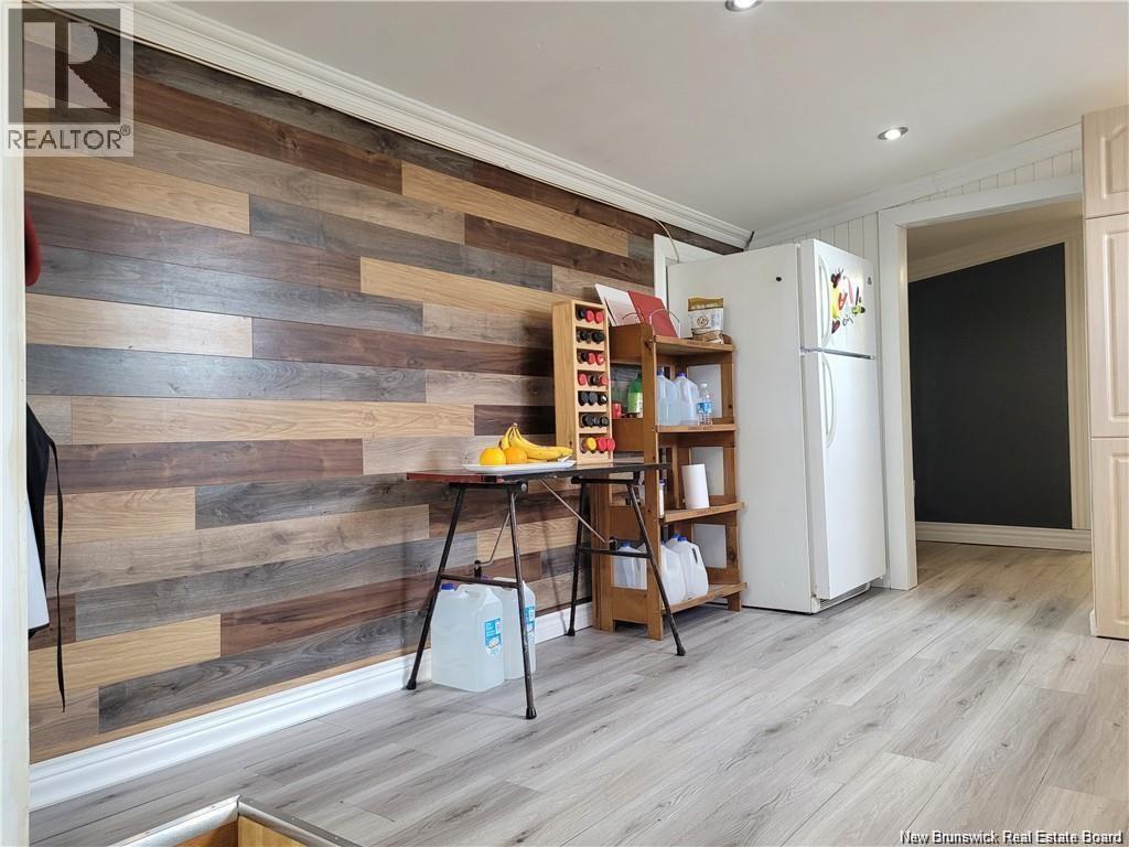 563 Rue Principale, Pointe-Verte, New Brunswick  E8J 3A2 - Photo 7 - NB129393