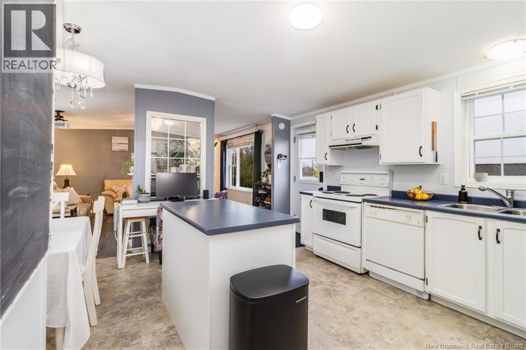 16 Todd Street, Fredericton, New Brunswick  E3C 2M9 - Photo 4 - NB129491