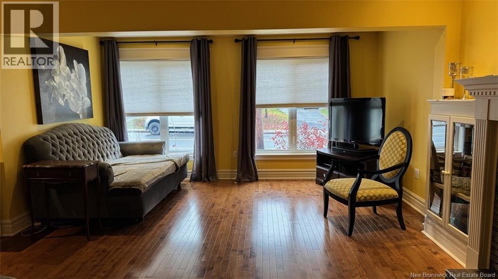 77 Fraser, Edmundston, New Brunswick  E3V 2B6 - Photo 3 - NB129534