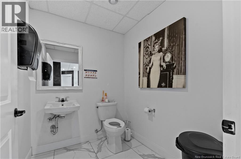 215 Queen Street, Fredericton, New Brunswick  E3B 0Y2 - Photo 12 - NB128830
