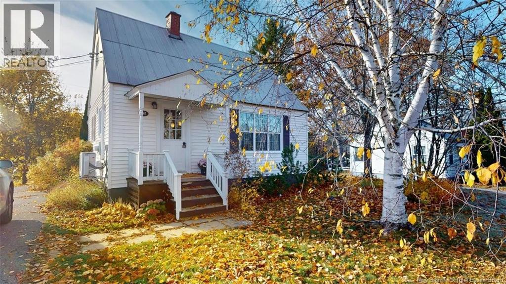 141 St. James Street, Woodstock, New Brunswick  E7M 2T5 - Photo 1 - NB129527