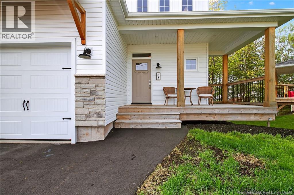38 Heros Court, Moncton, New Brunswick  E1G 6A2 - Photo 2 - NB129514