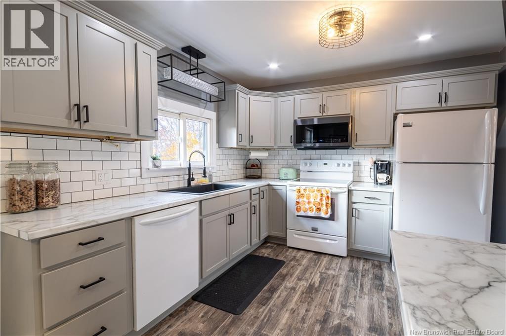 54 Pleasant Avenue, Mcadam, New Brunswick E6J 1G4 - Photo 16 - NB129278