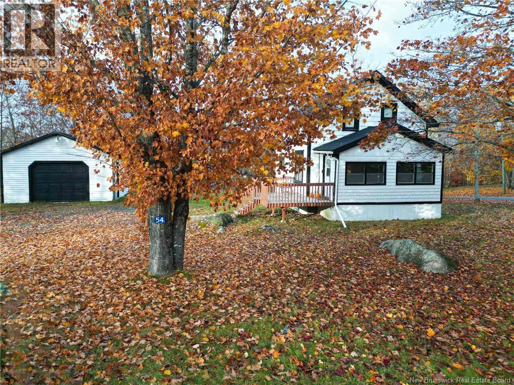 54 Pleasant Avenue, Mcadam, New Brunswick E6J 1G4 - Photo 2 - NB129278