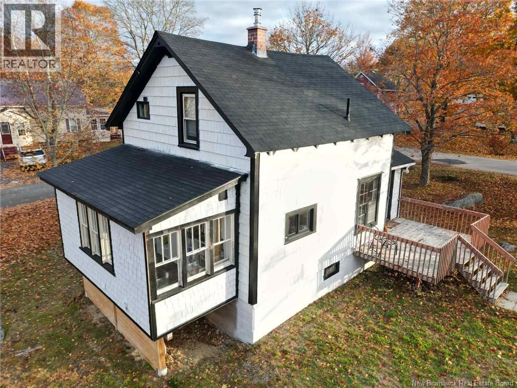 54 Pleasant Avenue, Mcadam, New Brunswick E6J 1G4 - Photo 4 - NB129278