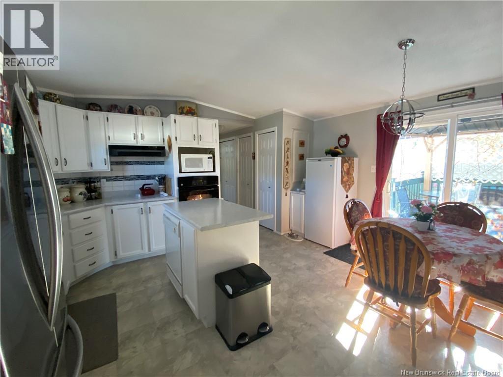 24 Montreux Street, Moncton, New Brunswick E1H 2Y9 - Photo 6 - NB129621