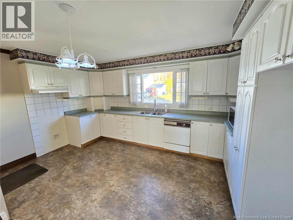 780 Donald Street, Bathurst, New Brunswick  E2A 1N5 - Photo 18 - NB129637