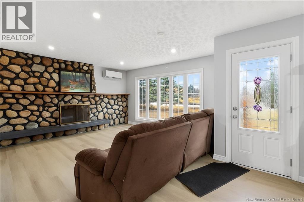 10406 Route 134, Saint-Louis-De-Kent, New Brunswick E4X 2L2 - Photo 3 - NB129577