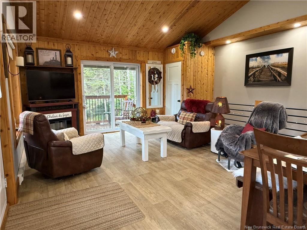 101 Coombes Road, Grand-Sault/grand Falls, New Brunswick E7E 2P8 - Photo 10 - NB129655