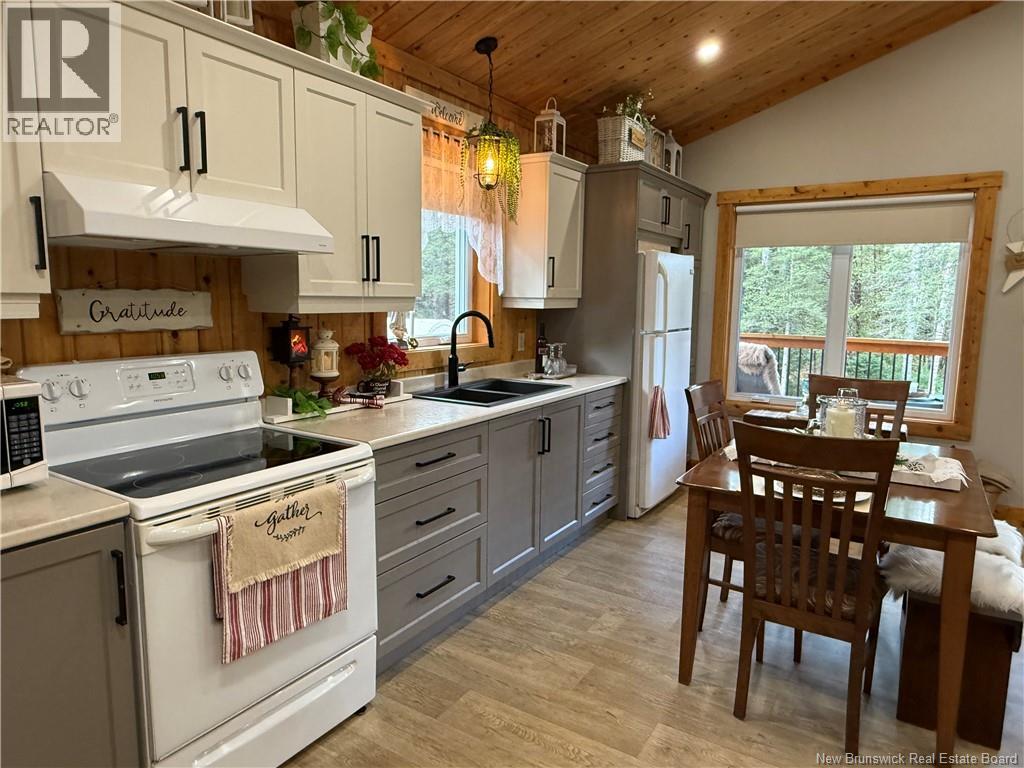 101 Coombes Road, Grand-Sault/grand Falls, New Brunswick E7E 2P8 - Photo 12 - NB129655