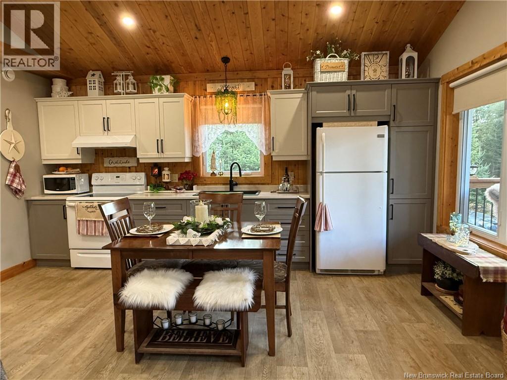 101 Coombes Road, Grand-Sault/grand Falls, New Brunswick E7E 2P8 - Photo 14 - NB129655