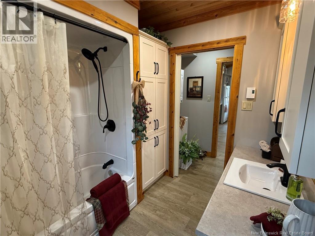 101 Coombes Road, Grand-Sault/grand Falls, New Brunswick E7E 2P8 - Photo 23 - NB129655